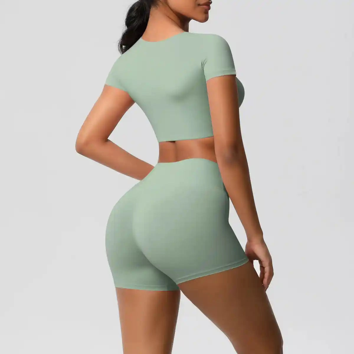 Apex Sculpt Cropped 2-Piece Yoga & Training Set light green
